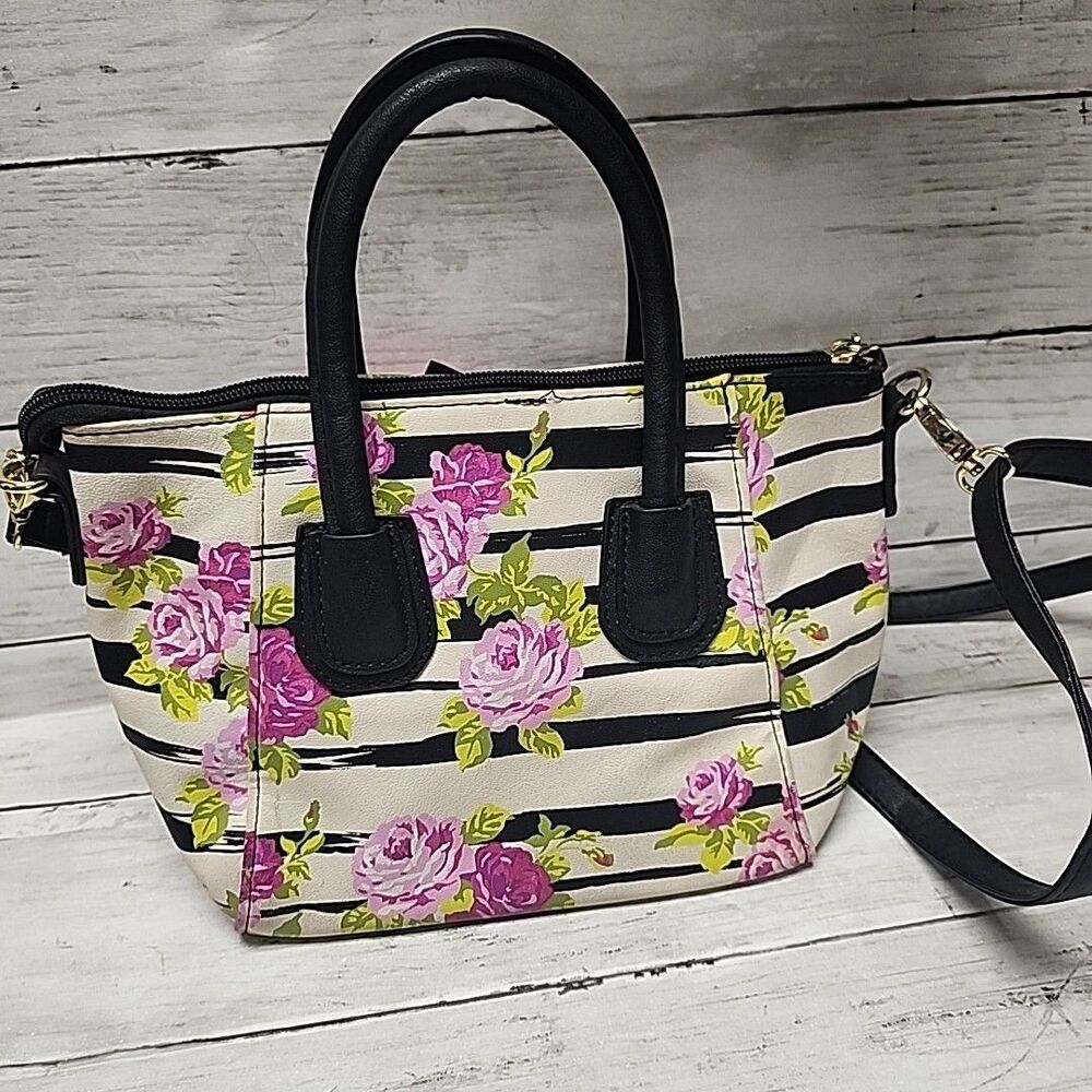 Betsey Johnson Luv Betsey Small Naomi Tote Multicolor Shoulder Bag with Charms - Picture 10 of 14